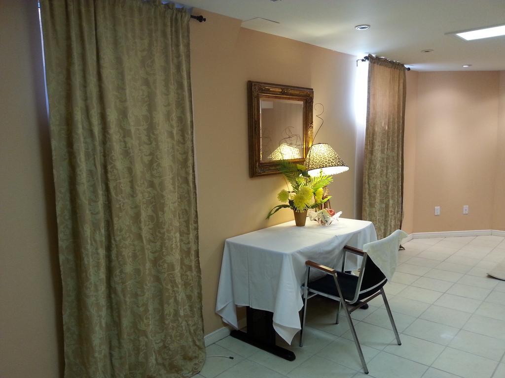 Maria'S Homestay Thornhill Exterior foto